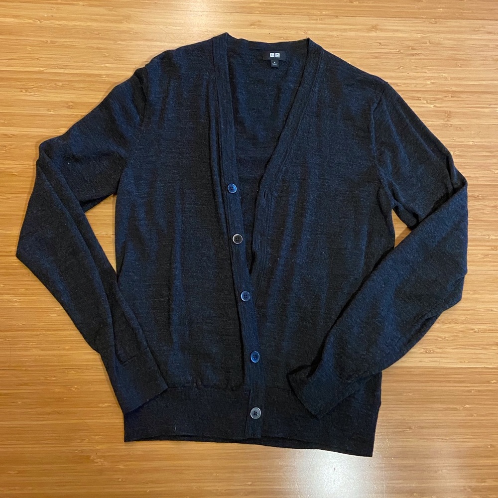 Men’s Uniqlo cardigan